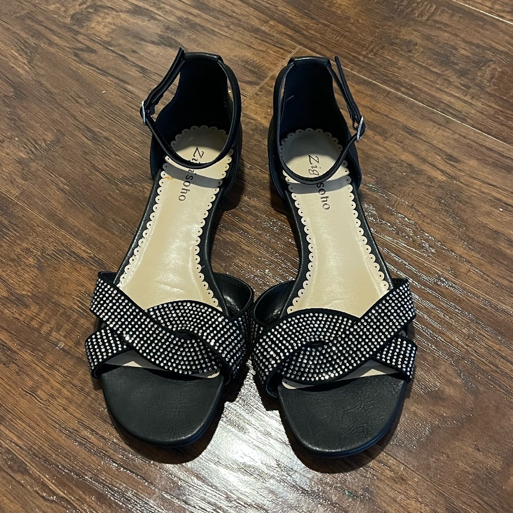 Zigi Soho black sparkly flats, Size 8.5
